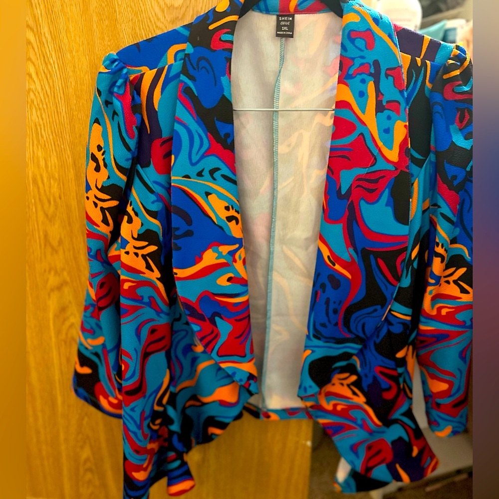 Women’s XL Blazer. I personally love this blazer.